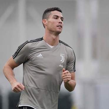 Gara-gara Cristiano Ronaldo Geser Botol, Coca-cola Rugi Rp57 Triliun