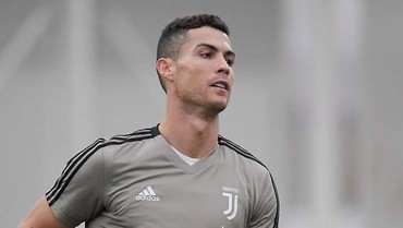 img-title Gara-gara Cristiano Ronaldo Geser Botol, Coca-cola Rugi Rp57 Triliun