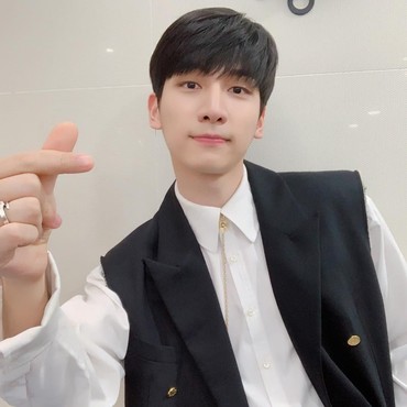 Debut Solo, Hyuk VIXX Rilis Lagu 'Boy With A Star'