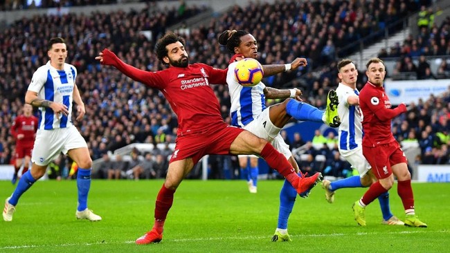 Liverpool masih menguasai puncak klasemen Liga Inggris hingga pekan ke-22 yang mulai dimainkan pada Sabtu (12/1) waktu setempat.