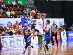 Pebasket Arki Wisnu Juga Seru-seruan Pillow Challenge