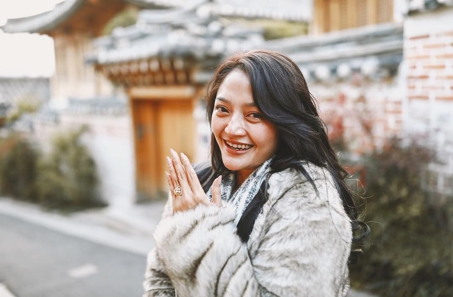 Deretan seleb ini dilamar oleh sang kekasih di tahun 2019 ini.