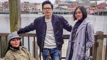 img-title Dewi Gita Tertarik dengan El Rumi hingga Kevin Hillers Laporkan Eks Kekasih