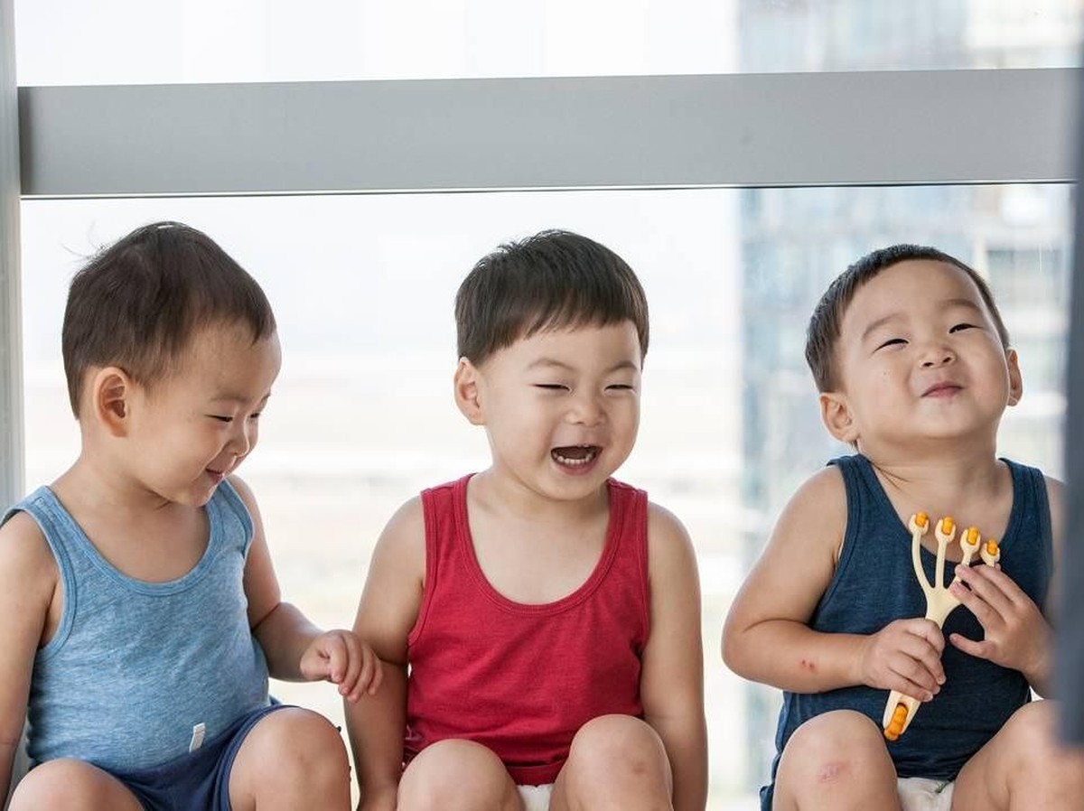 Intip enam transformasi Song Triplet&comma; Daehan&comma; Minguk&comma; dan Manse&comma; yang semakin dewasa dan tampan&period;