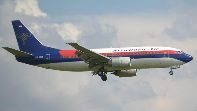 Sriwijaya Air Janji Beri Kompensasi ke Penumpang Sriwijaya Air berjanji akan memberikan kompensasi ke penumpang yang mengalami penundaan atau pembatalan penerbangan akibat kisruh antara mereka dan Garuda.