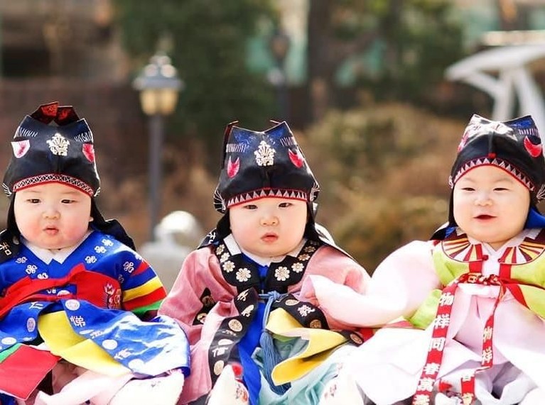 Intip enam transformasi Song Triplet, Daehan, Minguk, dan Manse, yang semakin dewasa dan tampan.