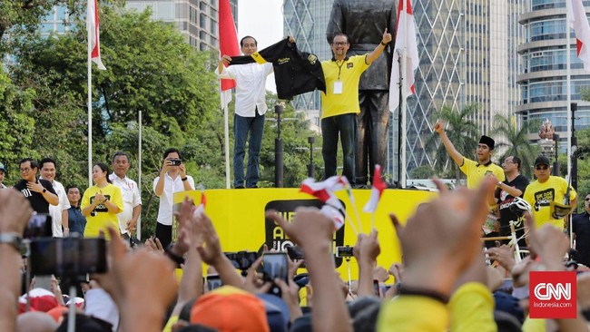 Bawaslu masih melakukan pendalaman dan pengumpulan keterangan terkait kehadiran Jokowi pada 'Deklarasi Alumni UI for Jokowi', sebagai undangan atau inisiator.