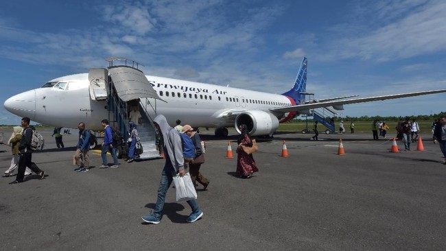 Sriwijaya Air berpotensi mengalami penundaan terbang karena terhentinya layanan kebandarudaraan dan kerja sama dengan Garuda Indonesia.
