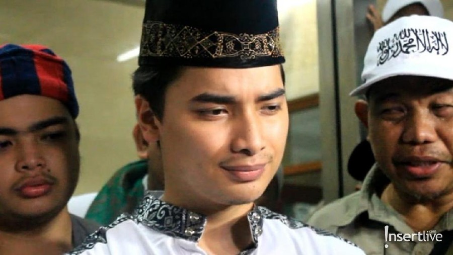 Alvin sebagai anak mengungkap kondisi terkini Ustaz Arifin Ilham yang tengah dirawat di Penang, Malaysia.
