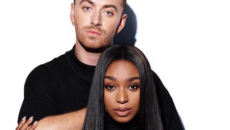 Lirik Dancing With A Stranger - Sam Smith feat Normani Sam Smith kembali merilis single terbaru, Dancing With A Stranger.