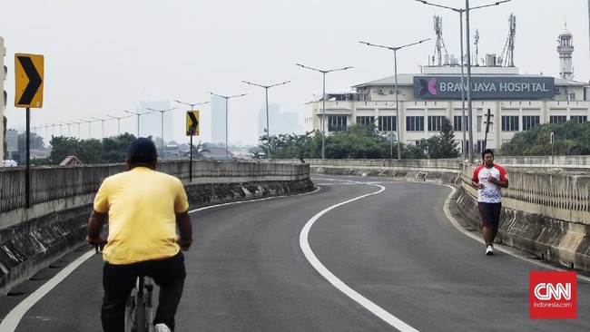 Per November 2019 kegiatan car free day atau Hari Bebas Kendaraan Bermotor dilaksanakan di Jalan Layang Non Tol (JLNT) Antasari setiap Minggu.