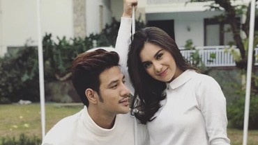 Berawal dari Cinlok, Irish Bella Resmi Dilamar Ammar Zoni