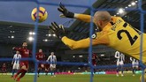FOTO: Salah Cetak Gol, Liverpool Kembali Menang Liverpool meraih kemenangan perdana pada 2019. Gol kemenangan atas Brighton & Hove Albion dicetak Mohamed Salah dari titik 12 pas Stadion Amex, Sabtu (12/1).