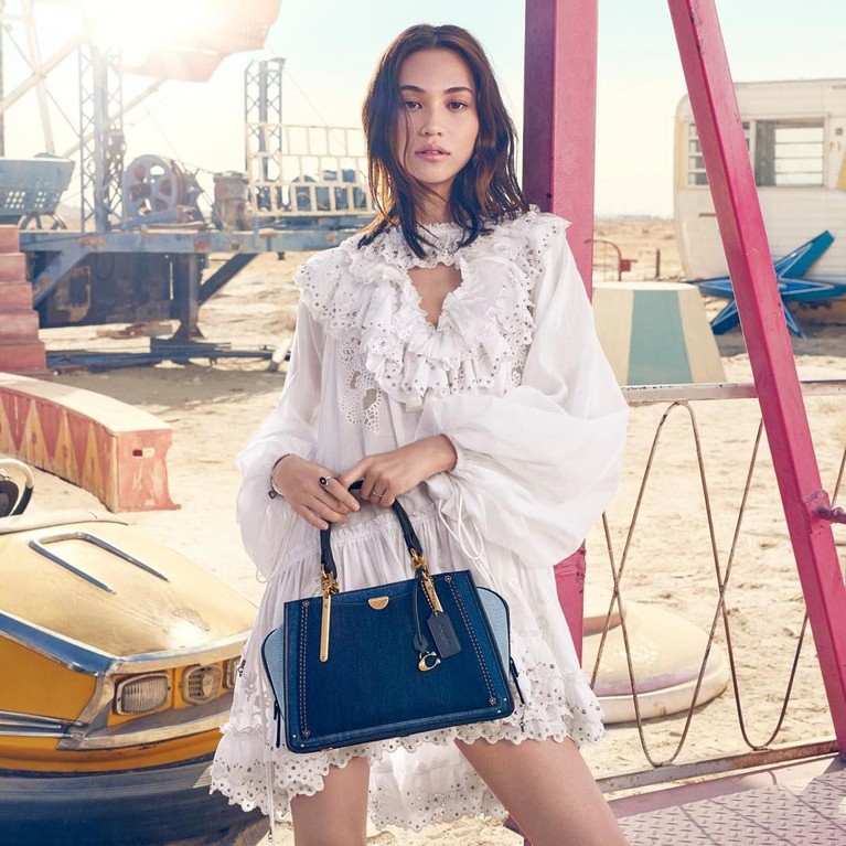 Harry Style dikabarkan tengah menjalin kedekatan dengan model asal Jepang, Kiko Mizuhara, yang tidak lain mantan G-Dragon. Yuk, simak lima fakta seputar Kiko.