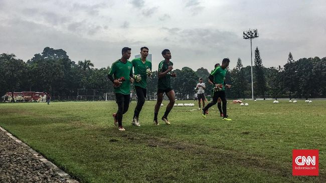 Pemain Timnas Indonesia U-22 Netral Bahas Debat Capres 2019 Sejumlah pemain Timnas Indonesia U-22 berusaha netral membahas soal debat capres 2019 putaran pertama antara paslon Jokowi-Ma'ruf dan Prabowo-Sandi.