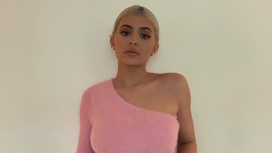 Foto Kylie Jenner dengan Stormi Webster dinobatkan sebagai unggahan dengan jumlah like terbanyak. Namun rekor itu dikalahkan dengan sebuah foto telur.