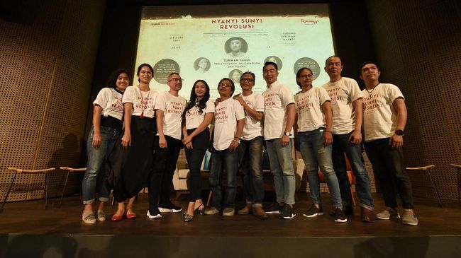 Kisah kehidupan tragis penyair Amir Hamzah diangkat ke panggung teater oleh Happy Salma dan rekan-rekannya, seperti Lukman Sardi dan Prisia Nasution.