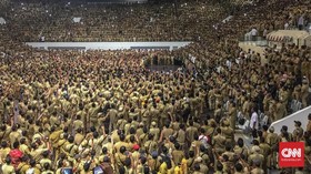 Jokowi: Perangkat Desa Dapat Gaji Tetap Mulai Tahun Depan
