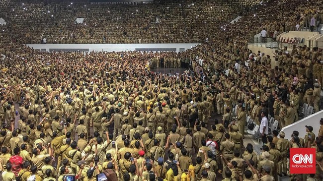 Pemerintah memastikan bakal memberi gaji tetap pada perangkat desa tahun depan. Alokasi itu masuk dalam anggaran dana desa sebesar Rp72 triliun pada RAPBN 2020.