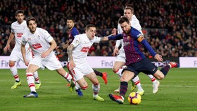 Suarez dan Messi Cetak Gol, Barcelona Lumat Eibar 3-0
