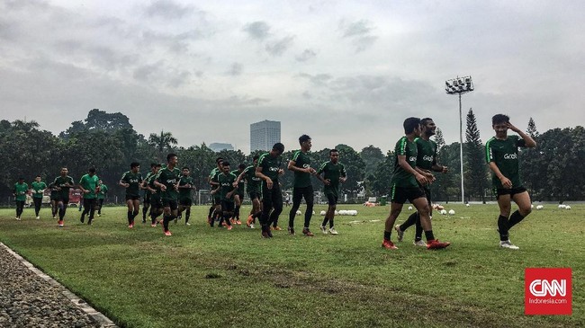 Sebanyak tiga pemain baru mulai bergabung latihan bersama Timnas Indonesia U-22 di Lapangan ABC, Senayan, Senin (14/1).