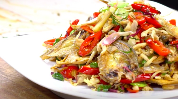Resep Ikan Asin Tumis Pedas Petai, Asin Pedasnya Mantap Resep ikan asin berikut ini membuat Bunda ketagihan dengan paduan rasa asin dan pedasnya. Lezat luar biasa!