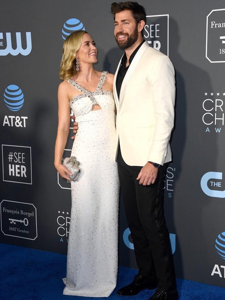 6 Gaya Selebriti Hadiri Critics' Choice Awards 2019 Enam gaya selebriti Hollywood saat menghadiri ajang Critics' Awards 2019.