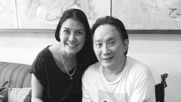 img-title Robby Tumewu Meninggal, Becky: You'll Always Be in My Heart