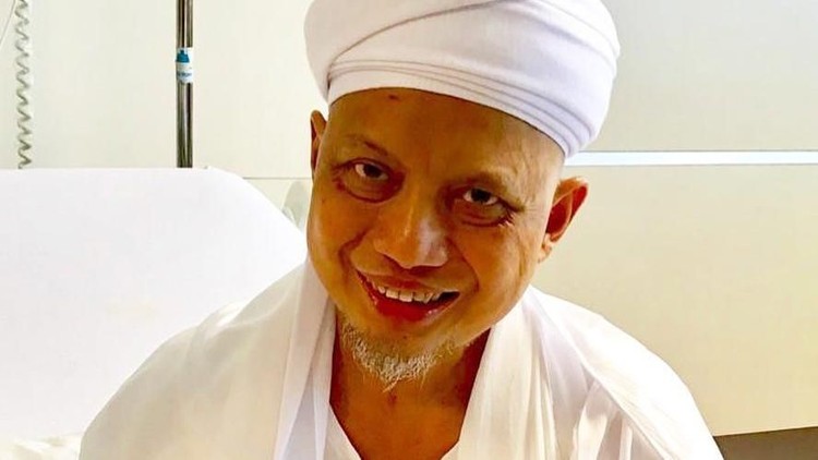 Alhamdulillah, ustaz Arifin Ilham sudah melewati masa kritis. Doa keluarga dan para sahabat pun terus mengalir.