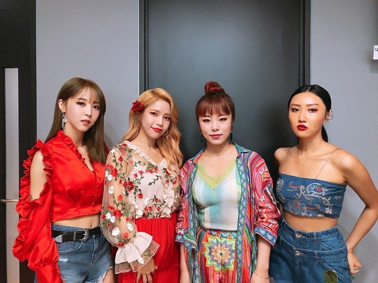 Hampir 5 Tahun Berkarier, Intip 6 Fakta Menarik dari MAMAMOO Di bawah agensi RBW Entertainment, MAMAMOO sudah hampir lima tahun meramaikan dunia musik. Intip yuk enam fakta menarik dari mereka.
