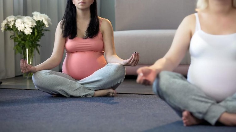 Penting Bun, Mempelajari Teknik Pernapasan Jelang Melahirkan Saat melahirkan, Bunda perlu mengatur pernapasan untuk mengatasi rasa tidak nyaman selama kontraksi.