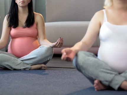 5 Pose Yoga yang Bantu Ubah Posisi Bayi Sungsang