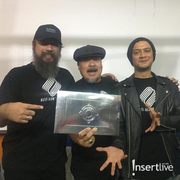 Lirik Lagu Separuh Nafas - NTRL