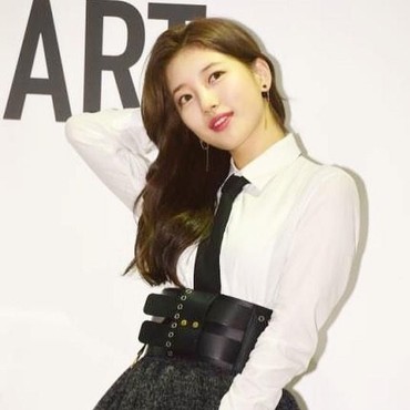 Terpopuler: Suzy Jalan Bareng Sehun hingga Modal Della Perez