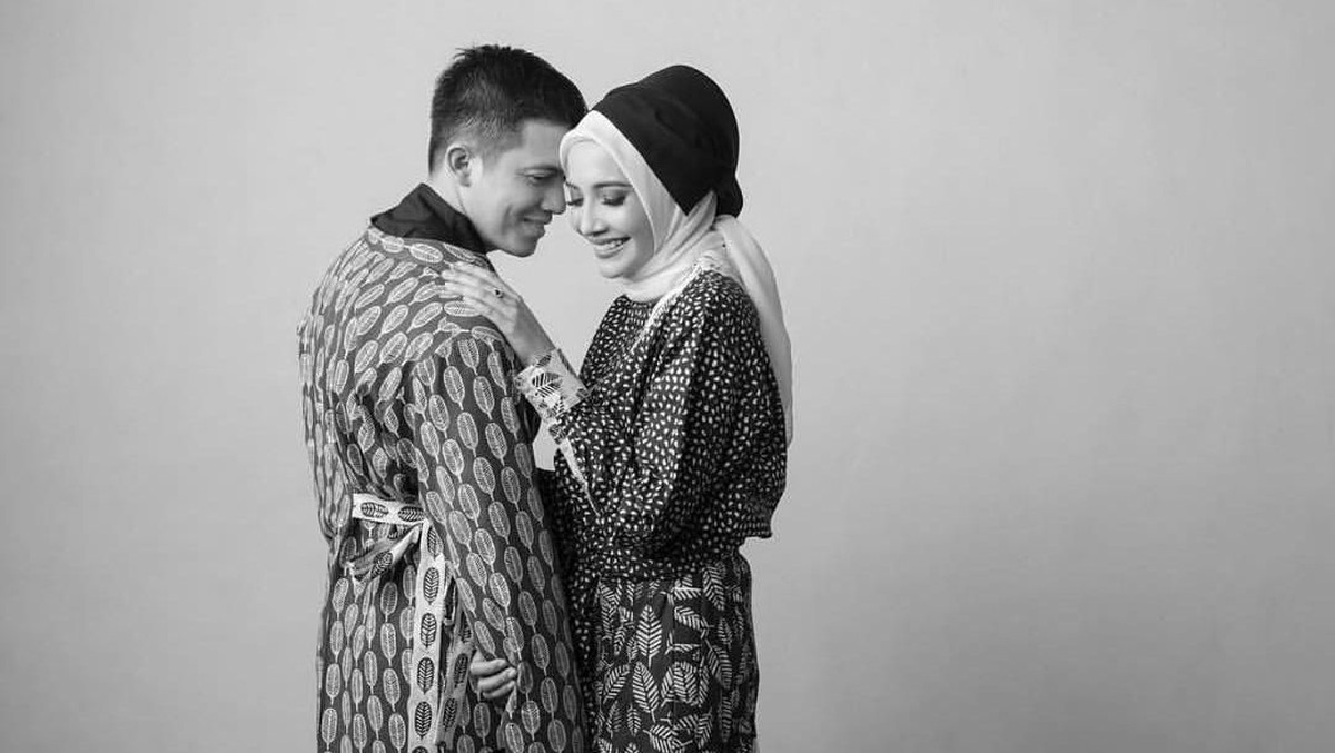 Pasangan selebriti&comma; Zaskia Sungkar dan Irwansyah&comma; sudah memasuki tahun kedelapan usia pernikahan&period; Sewindu menikah&comma; pasangan ini semakin terlihat kian mesra&period;