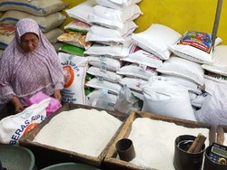 Orang Miskin Disebut Lebih Pilih Beli Beras Ketimbang Bayar BPJS