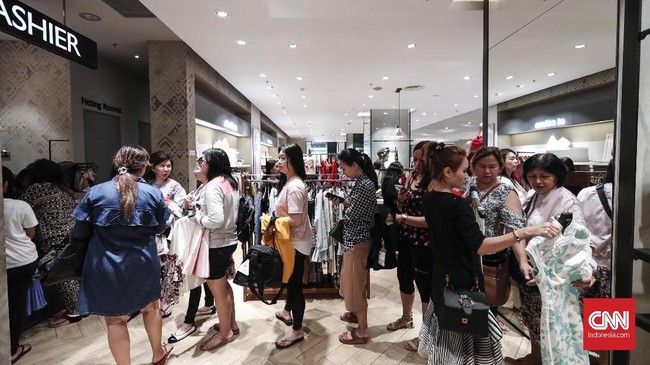 Asosiasi Pengusaha Ritel Indonesia memperkirakan kerugian yang ditanggung toko ritel modern akibat aksi demonstrasi 22 Mei mencapai Rp1,2 triliun-Rp1,5 triliun.
