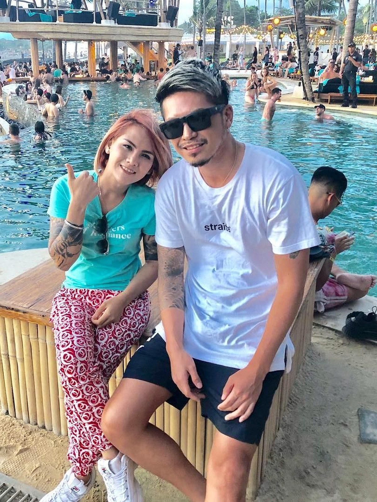 Setelah menjanda&comma; Evelyn dikabarkan tengah menjalin hubungan spesial dengan Isa Khan&period; Berikut enam potret kebersamaan mereka&period;