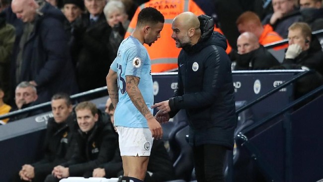 Manajer Manchester City Pep Guardiola berharap para pemain The Citizens lebih fokus kepada pertandingan yang akan mereka hadapi ketimbang kepo kepada Liverpool.