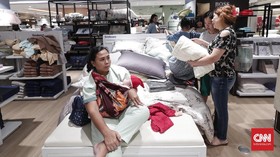 FOTO: Mengintip Diskon Central Neo Soho Sebelum Tutup Lapak