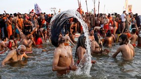 FOTO: Pro dan Kontra Festival Kumbh Mela di India