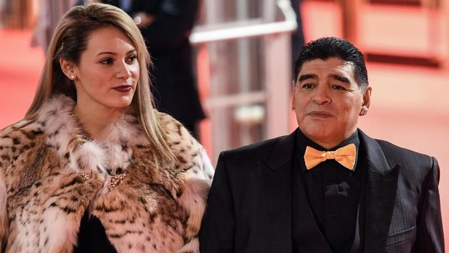 Perbedaan usia yang mencapai 30 tahun menjadi alasan utama Rocio Oliva putus hubungan dengan legenda sepak bola Argentina, Diego Maradona.