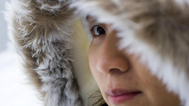 Orang eskimo ternyata punya trik tersendiri untuk menjaga tubuhnya tetap hangat. Salah satunya lewat makanan yang menghangatkan tubuh.