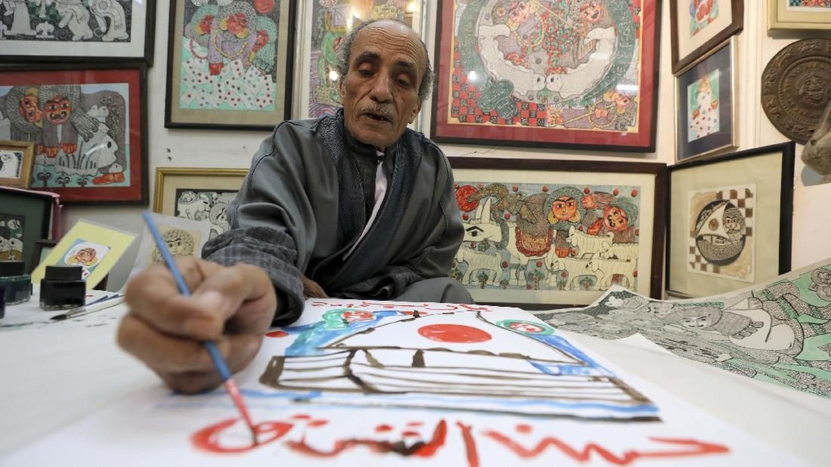 FOTO: Menjaga Seni Lukis Mesir dari Bahan-bahan Alam