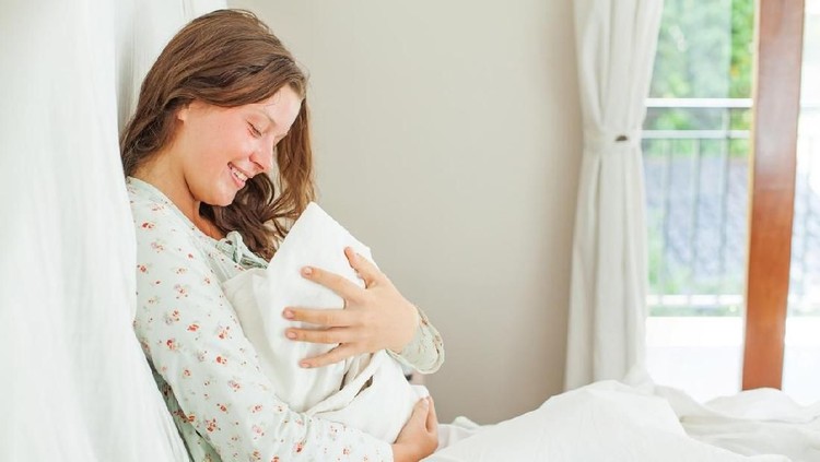 Proses melahirkan akan berisi empat waktu berharga yang akan meningkatkan kualitas kesehatan si bayi dan bonding dengan Bunda.
