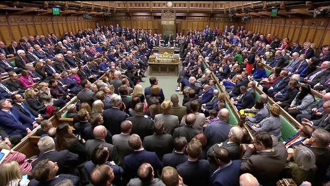 Mantan Menteri Luar Negeri Inggris, Boris Johnson, dan penerusnya, Jeremy Hunt, lolos ke putaran akhir pemilihan PM Inggris pada 22 Juli mendatang.