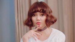 Masuki 35 Tahun, Intip 7 Transformasi Gaya Rina Nose