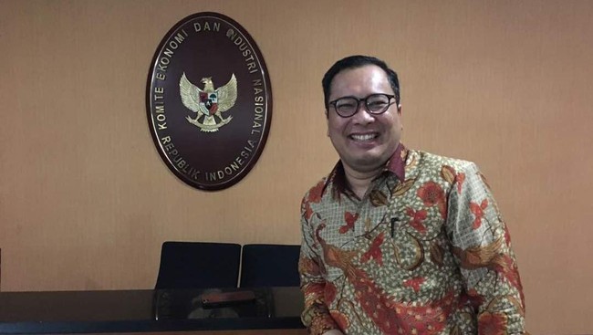Akselerasi operasi di Kawasan Ekonomi Khusus (KEK) terutama di luar Pulau Jawa dinilai bisa menjadi cara untuk menggenjot pertumbuhan ekonomi Indonesia.
