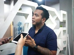 Erix Soekamti Pamer Foto Berbuka Bareng 2 Istri, Netizen Terkejut Sosok Ini