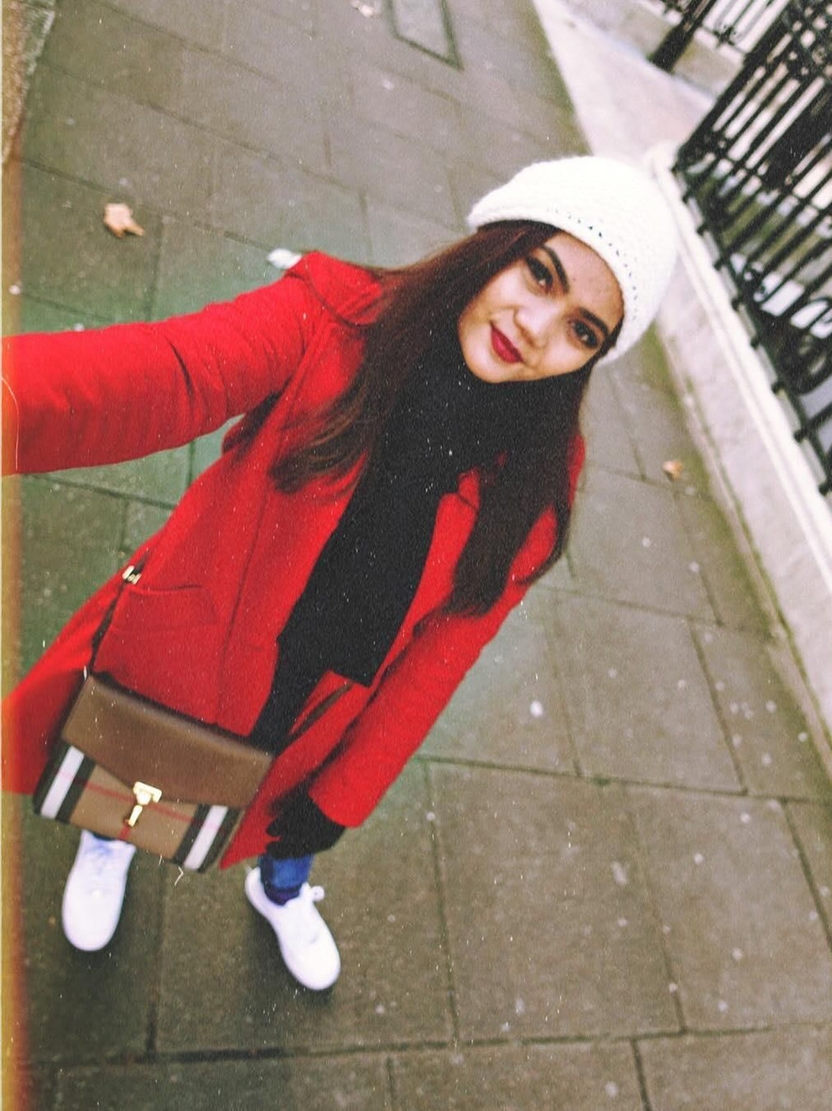 Tepat hari ini&comma; Rabu &lpar;16&sol;1&rpar;&comma; Rina Nose&comma; berulang tahun yang ke-35&period; Berikut Insertlive sajikan tujuh transformasi Rina sejak memakai hijab hingga kini&period;